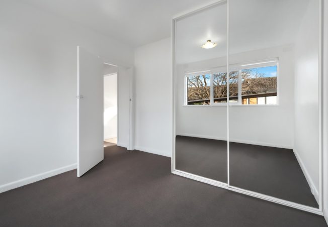Why Mirror Placement Matters: Light, Space, and Interior Flow